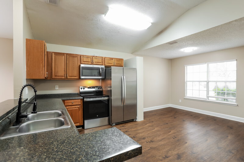 2,185/Mo, 712 Lake Geneva Dr Saint Augustine, FL 32092 Kitchen View 2