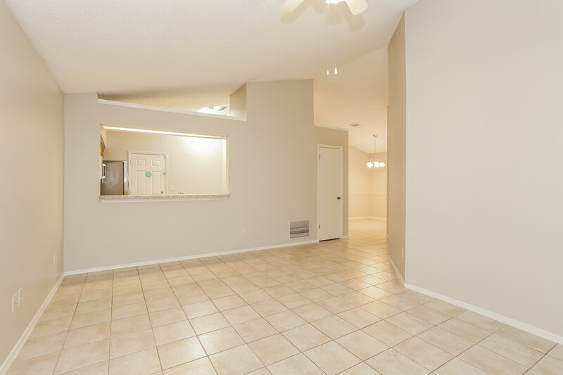 2,480/Mo, 8327 Argyle Corners Ct Jacksonville, FL 32244 Living Room View 3