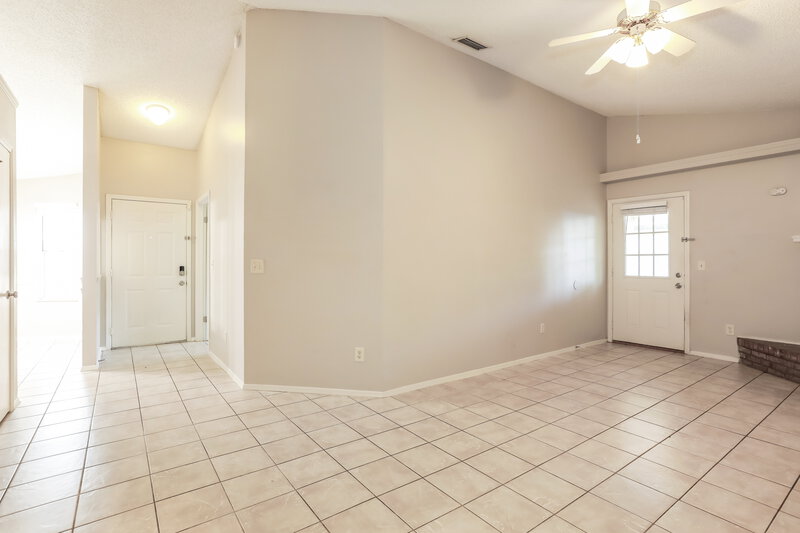 1,805/Mo, 8327 Argyle Corners Ct Jacksonville, FL 32244 Living Room View 4