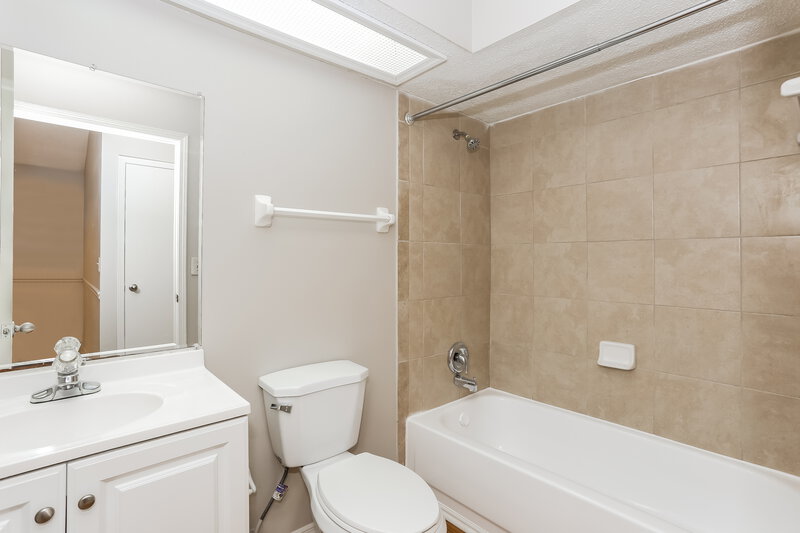 2,480/Mo, 8327 Argyle Corners Ct Jacksonville, FL 32244 Bathroom View