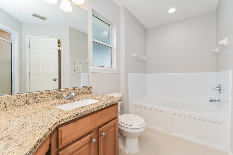 2,180/Mo, 552 Sparrow Branch Cir Saint Johns, FL 32259 Main Bathroom View 2