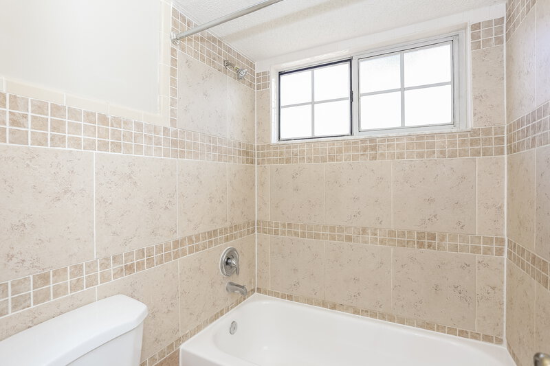3,010/Mo, 7579 Sugar Bay Ln Jacksonville, FL 32256 Bathroom View 2