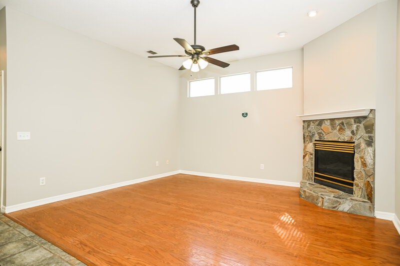 2,460/Mo, 241 Maplewood Dr Saint Johns, FL 32259 Family Room View 2
