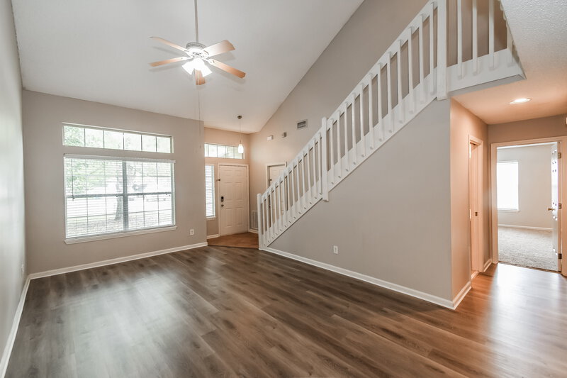 2,270/Mo, 3504 Ayrshire St Jacksonville, FL 32226 Living Room View