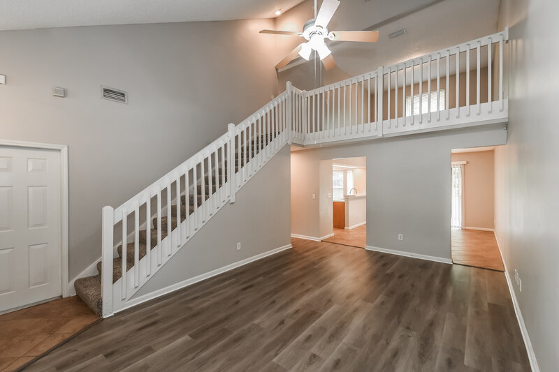 2,270/Mo, 3504 Ayrshire St Jacksonville, FL 32226 Living Room View 2
