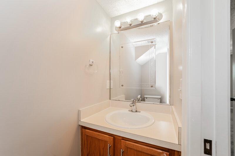 2,300/Mo, 3504 Ayrshire St Jacksonville, FL 32226 Powder Room View