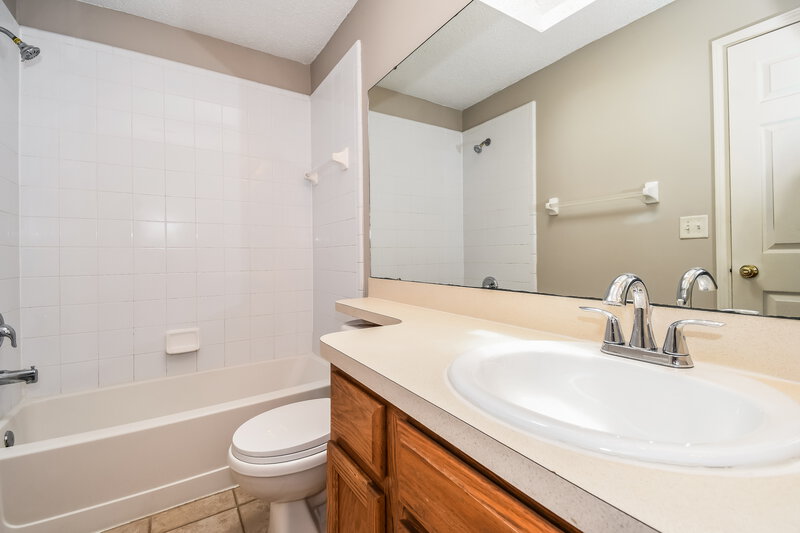 2,270/Mo, 3504 Ayrshire St Jacksonville, FL 32226 Bathroom View