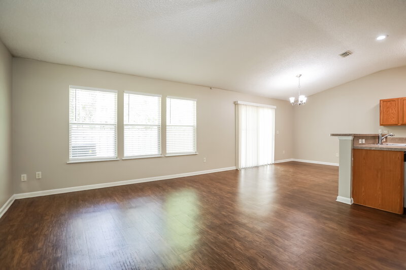 1,765/Mo, 6894 Clinton Corners Dr W Jacksonville, FL 32222 Family Room View