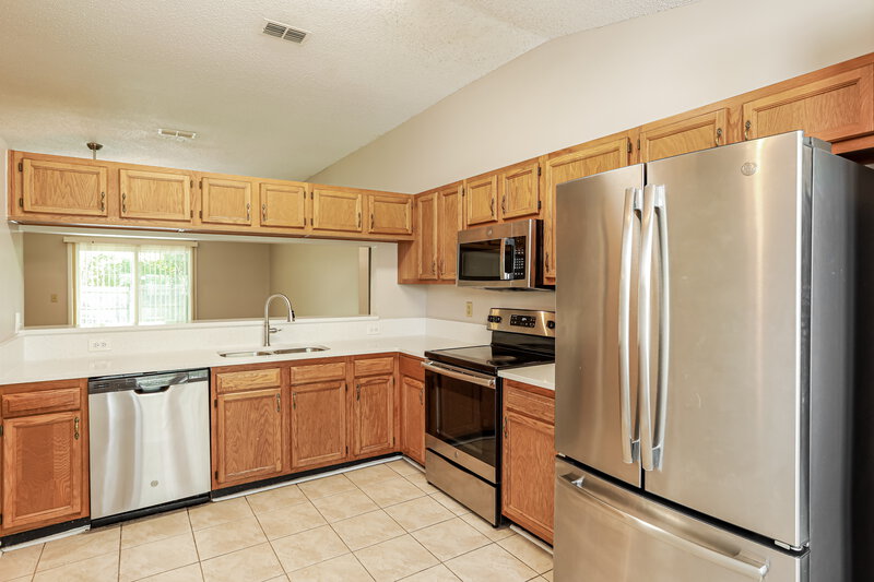 0/Mo, 3402 Westfield Dr Green Cove Springs, FL 32043 Kitchen View