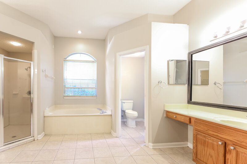2,680/Mo, 412 Sparrow Branch Cir Saint Johns, FL 32259 Main Bathroom View