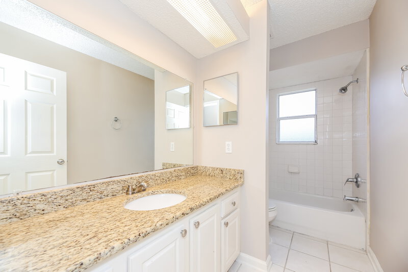 2,435/Mo, 1742 Pickwick Pl Fleming Island, FL 32003 Bathroom View
