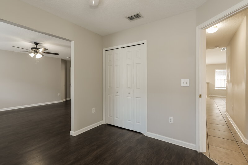 2,260/Mo, 1795 Moss Creek Dr Fleming Island, FL 32003 Office View
