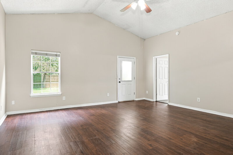 2,200/Mo, 1986 Apopka Dr Middleburg, FL 32068 Living Room View