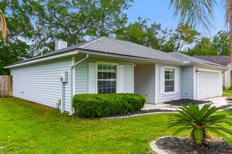 1,915/Mo, 7835 Longhorn Cir E Jacksonville, FL 32244 Front View