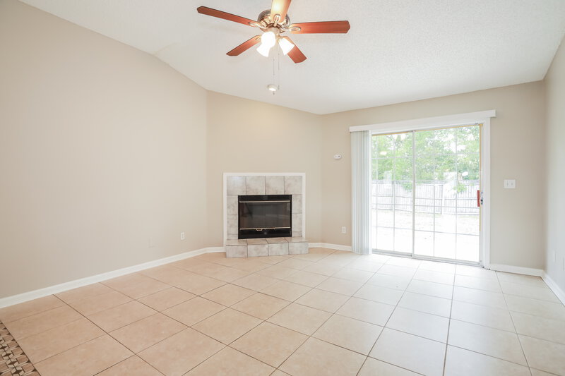 1,915/Mo, 7835 Longhorn Cir E Jacksonville, FL 32244 Living Room View
