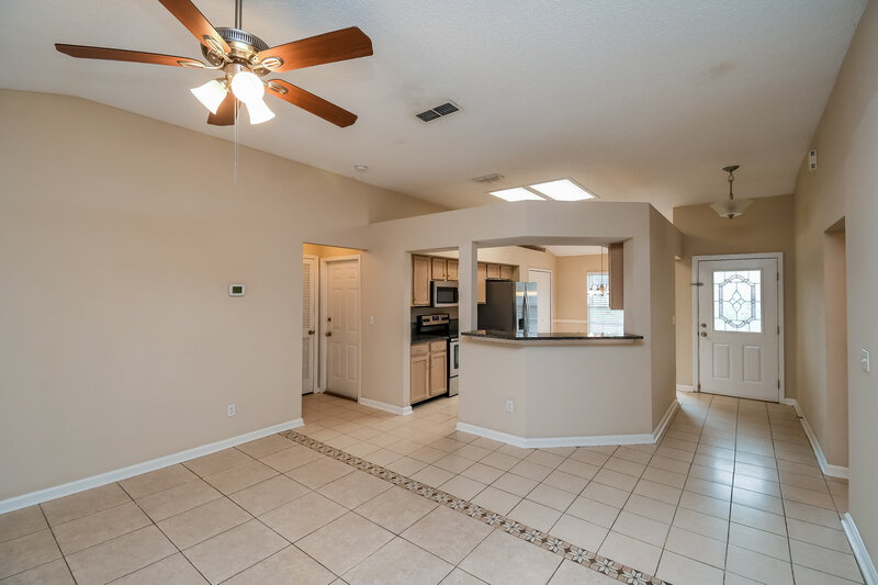 2,650/Mo, 7835 Longhorn Cir E Jacksonville, FL 32244 Living Room View 3