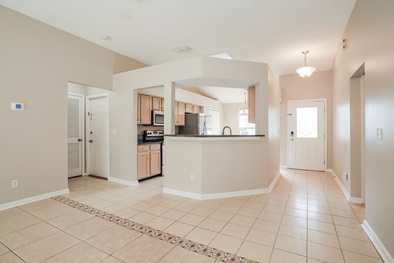 1,915/Mo, 7835 Longhorn Cir E Jacksonville, FL 32244 Living Room View 3