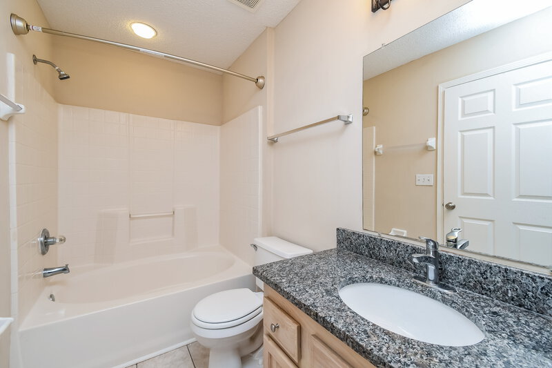 2,650/Mo, 7835 Longhorn Cir E Jacksonville, FL 32244 Bathroom View