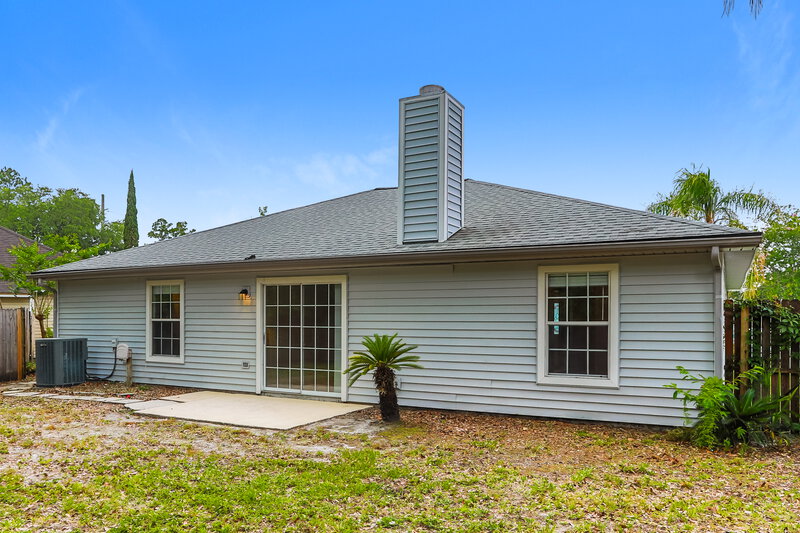 1,915/Mo, 7835 Longhorn Cir E Jacksonville, FL 32244 Rear View