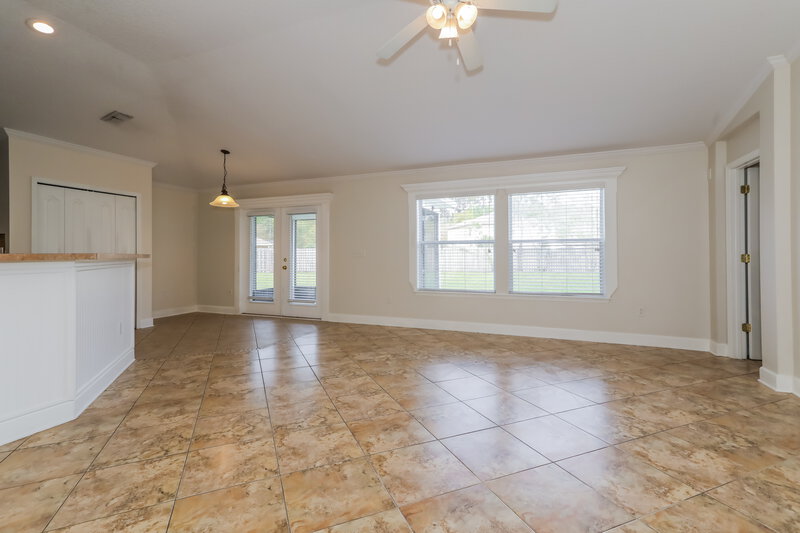 2,315/Mo, 2732 Woodsdale Dr Middleburg, FL 32068 Living Room View 3