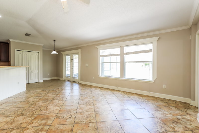 2,320/Mo, 2732 Woodsdale Dr Middleburg, FL 32068 Living Room View 2