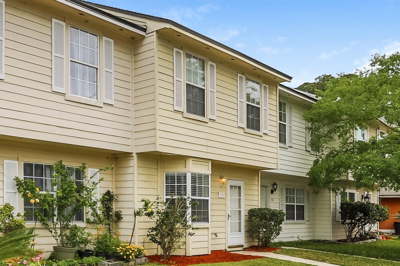 1,750/Mo, 3359 Mandarin Glen Dr Jacksonville, FL 32223 Front View