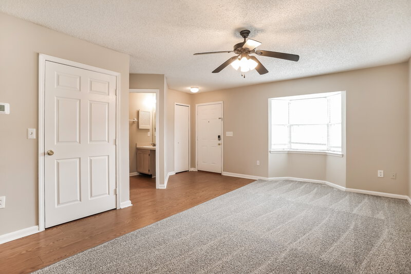 1,750/Mo, 3359 Mandarin Glen Dr Jacksonville, FL 32223 Living Room View 2