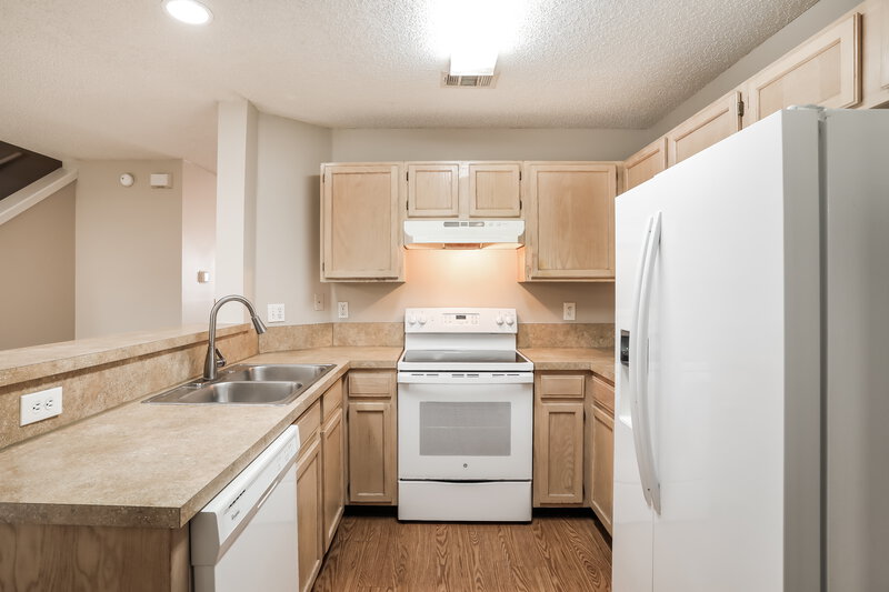 1,750/Mo, 3359 Mandarin Glen Dr Jacksonville, FL 32223 Kitchen View 2