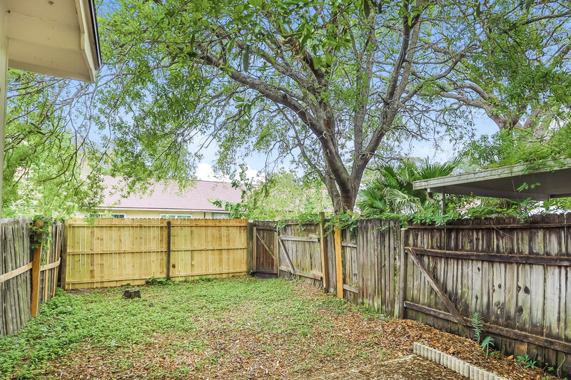 1,750/Mo, 3359 Mandarin Glen Dr Jacksonville, FL 32223 Rear View 2