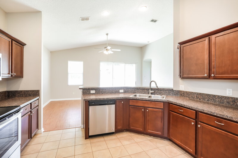 2,075/Mo, 805 Celebration Ln Middleburg, FL 32068 Kitchen View 2