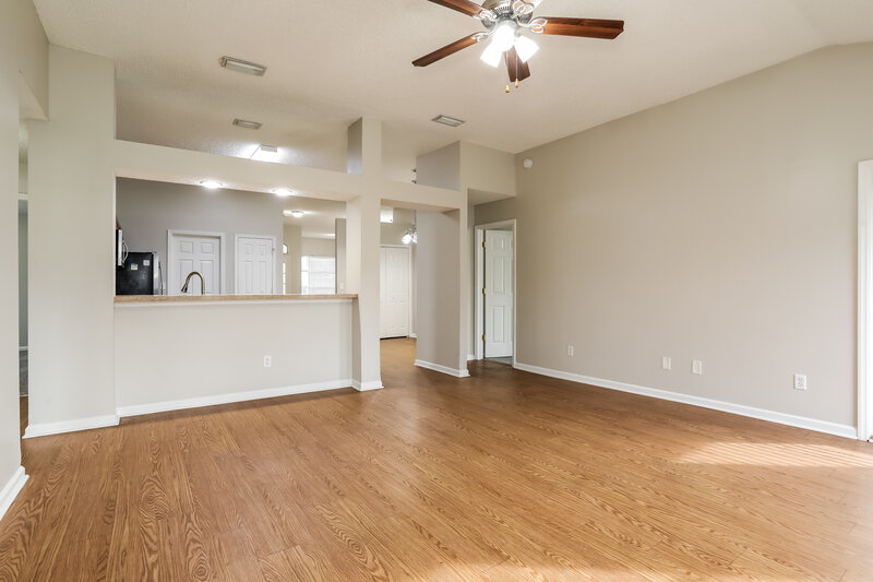 1,785/Mo, 387 Summit Dr Orange Park, FL 32073 Living Room View