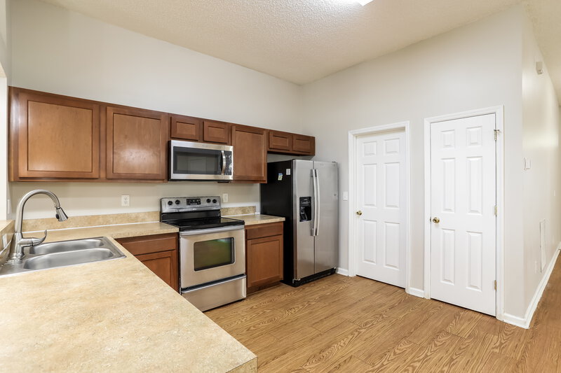 1,785/Mo, 387 Summit Dr Orange Park, FL 32073 Kitchen View 2