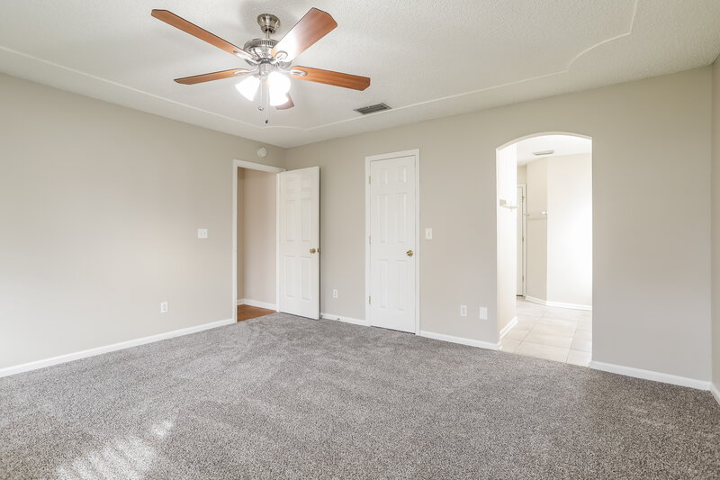 1,785/Mo, 387 Summit Dr Orange Park, FL 32073 Main Bedroom View 2