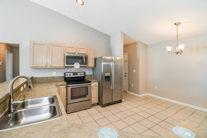 1,755/Mo, 2878 Taylor Hill Dr Jacksonville, FL 32221 Kitchen View 2