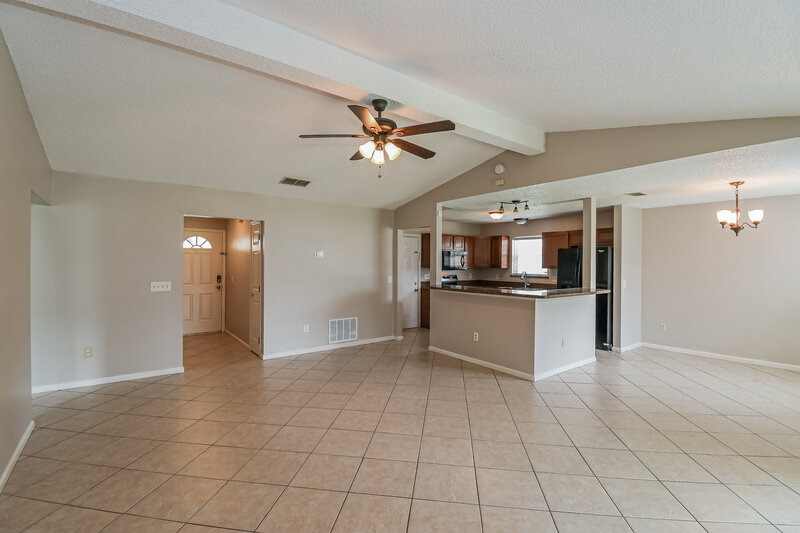 1,765/Mo, 2943 Tuscarora Trl Middleburg, FL 32068 Living Room View 2