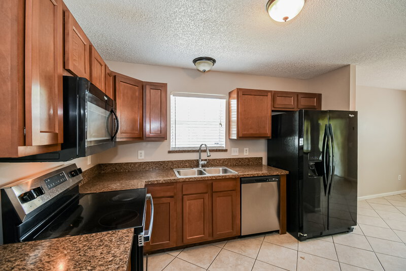 1,765/Mo, 2943 Tuscarora Trl Middleburg, FL 32068 Kitchen View