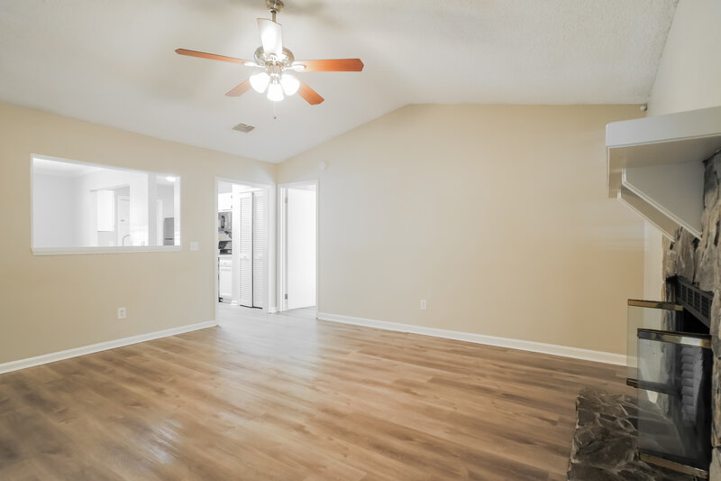 2,320/Mo, 1633 Panther Ridge Ct Jacksonville, FL 32225 Living Room View 2