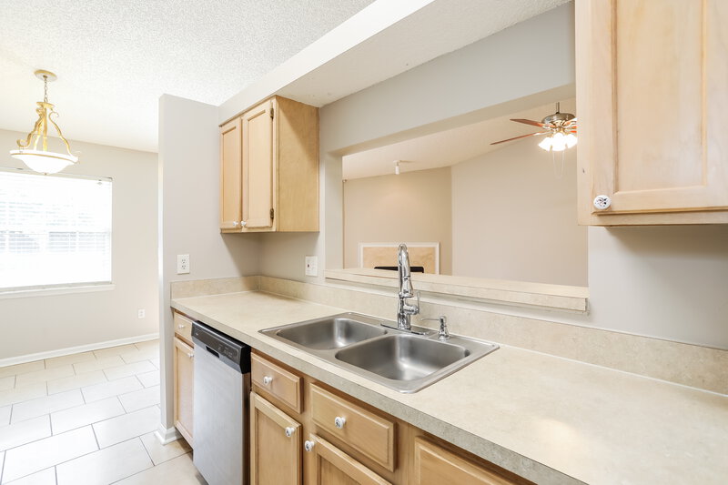 2,270/Mo, 1903 Suwannee River Dr Fleming Island, FL 32003 Kitchen View 2
