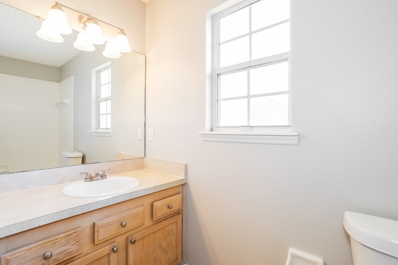 2,270/Mo, 1903 Suwannee River Dr Fleming Island, FL 32003 Bathroom View