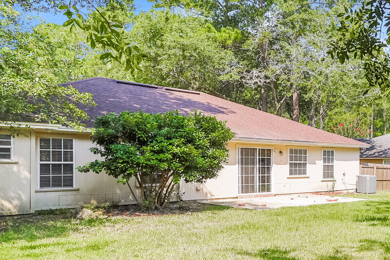 2,270/Mo, 1903 Suwannee River Dr Fleming Island, FL 32003 Rear View
