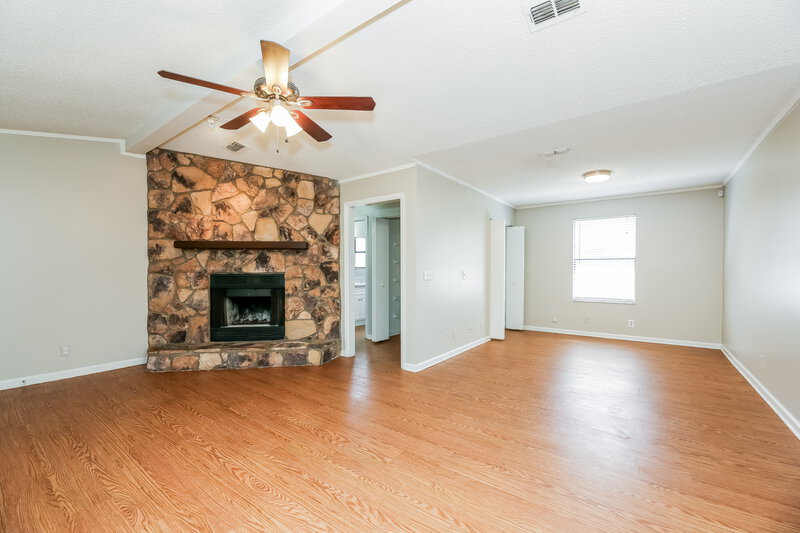 1,765/Mo, 7908 Jeff Dr Jacksonville, FL 32244 Living Room View 2