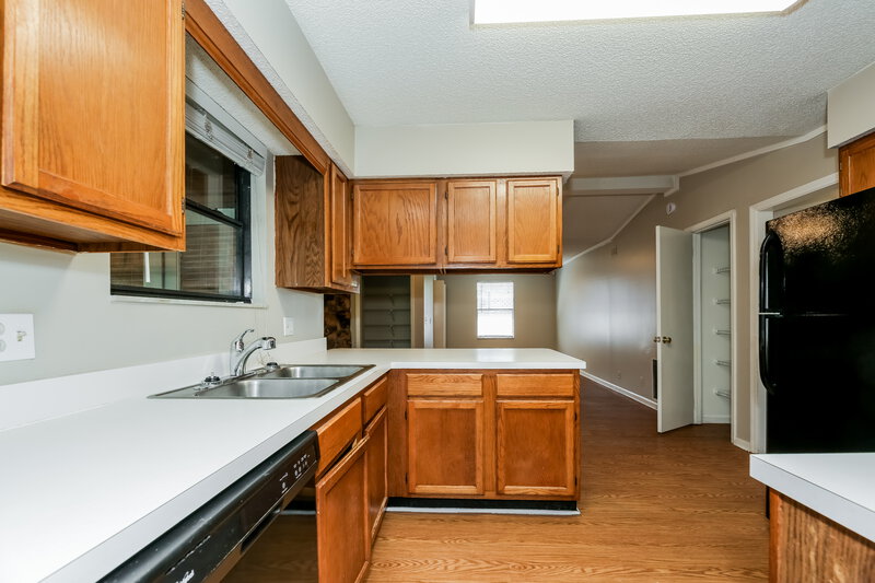 1,765/Mo, 7908 Jeff Dr Jacksonville, FL 32244 Kitchen View