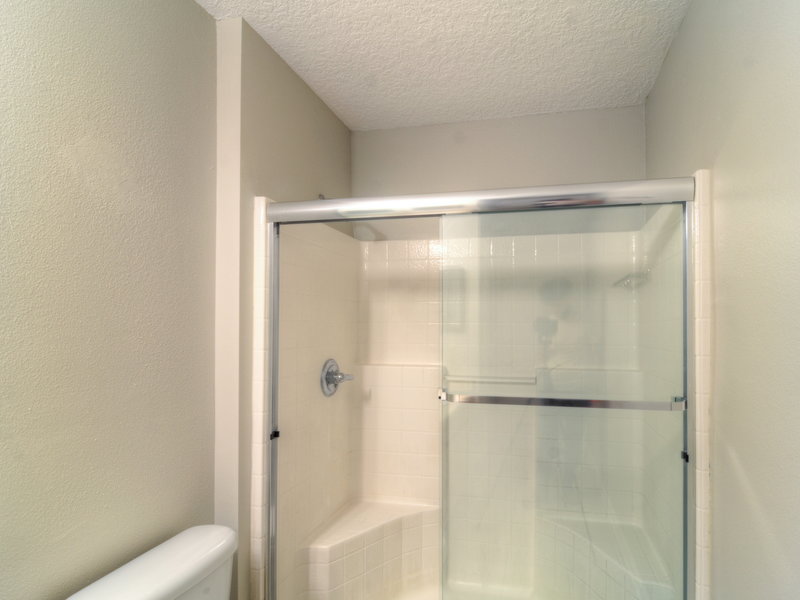 1,340/Mo, 7044 Deer Lodge Cir Unit 107 Jacksonville, FL 32256 Master Bath View 2