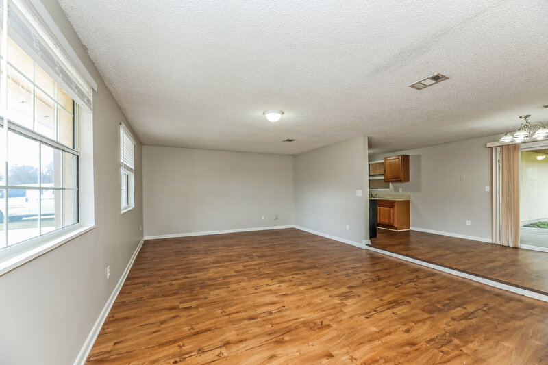 1,680/Mo, 2819 Kiowa Ave Orange Park, FL 32065 Living Room View