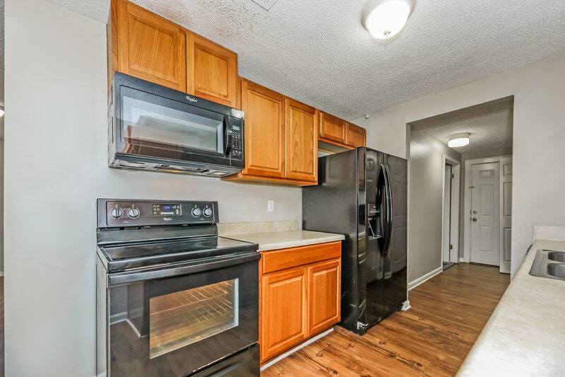 1,680/Mo, 2819 Kiowa Ave Orange Park, FL 32065 Kitchen View 2