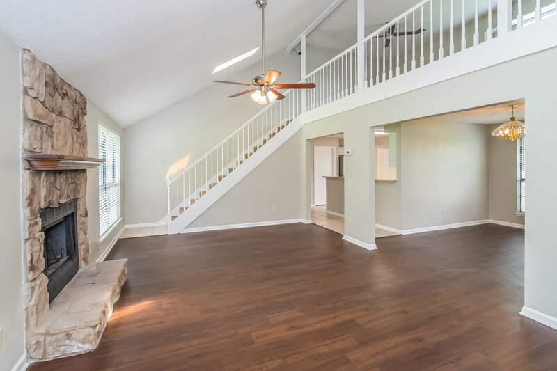 0/Mo, 2172 Aztec Dr W Jacksonville, FL 32246 Living Room View 2
