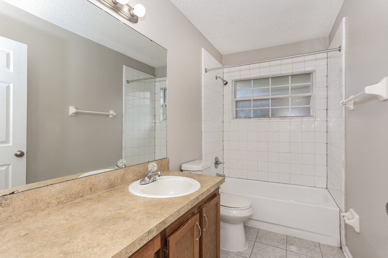 2,690/Mo, 5616 Fallbrook Ct Fleming Island, FL 32003 Bathroom View