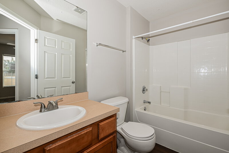 2,495/Mo, 6381 Rising Sun Dr Jacksonville, FL 32218 Bathroom View