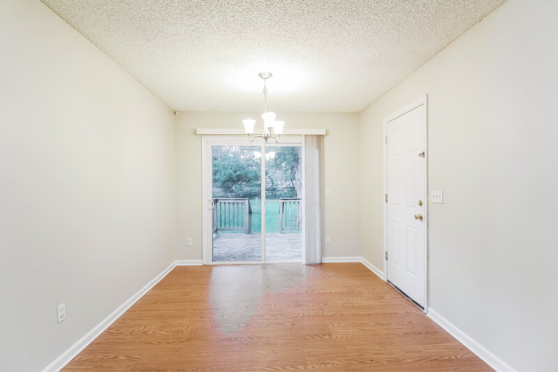1,650/Mo, 8442 Finwood Ave Jacksonville, FL 32221 Dining Room View
