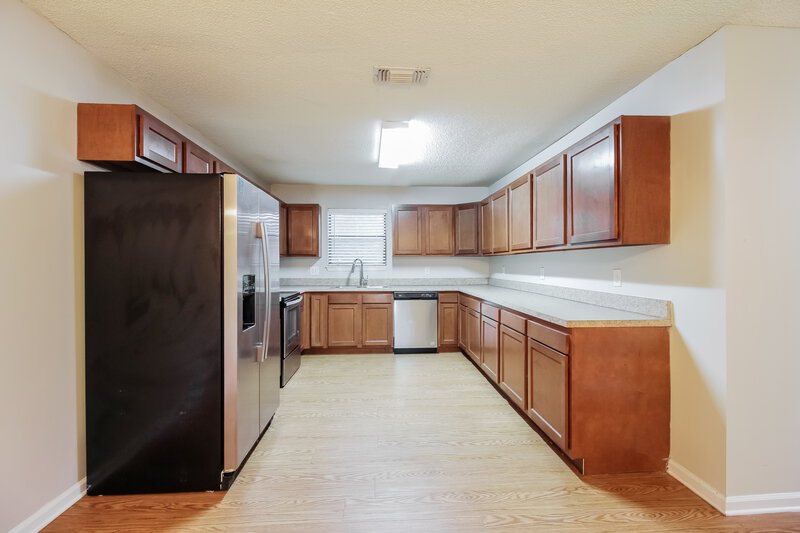 1,650/Mo, 8442 Finwood Ave Jacksonville, FL 32221 Kitchen View